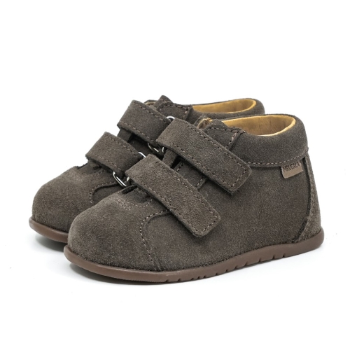 baby_barefoot_grey_1b.jpg