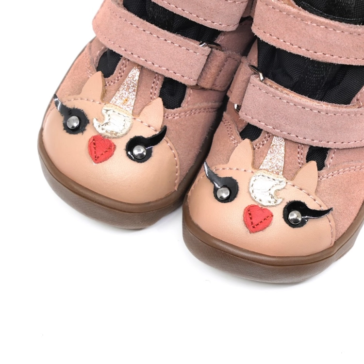 neko_barefoot_pony_rosa_3.jpg